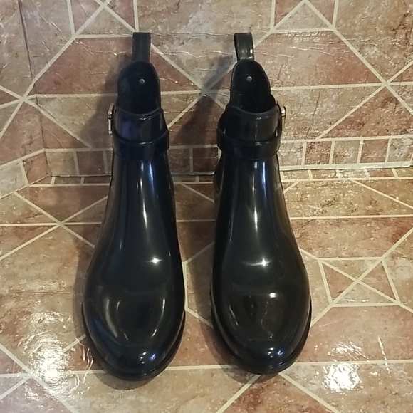 Marc Fisher Booties - Picture 2 of 7